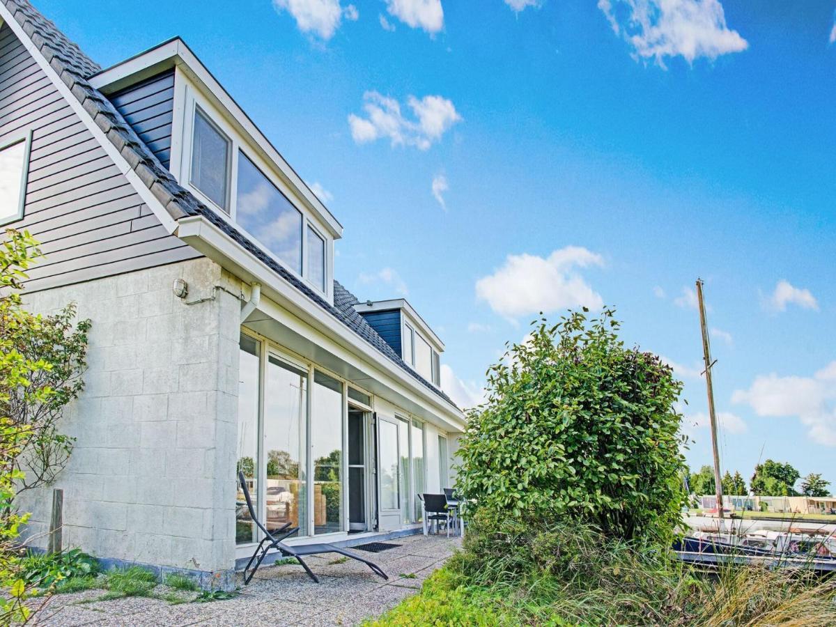 Waterfront Holiday Home With Jetty Boornzwaag over de Wielen Esterno foto